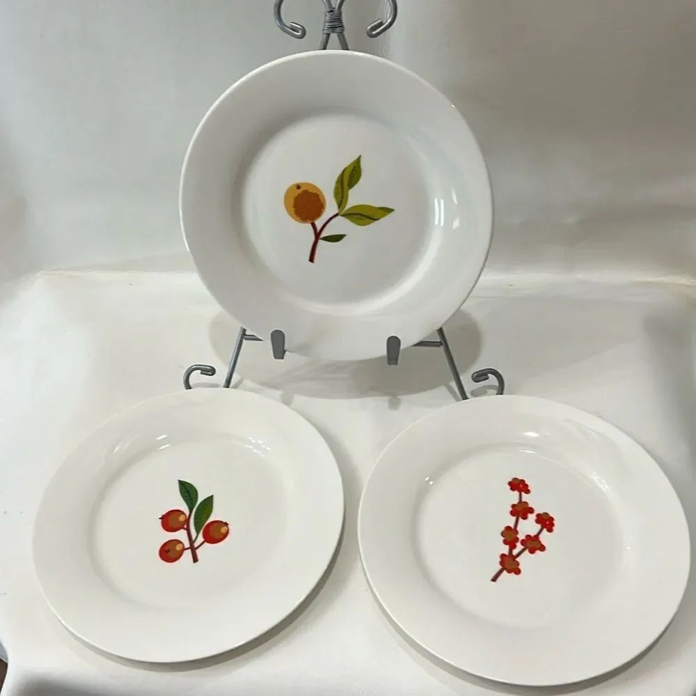 Crate and Barrel Christmas Holiday Dessert Salad Side Plate 7 1/2 In Round Set 3
